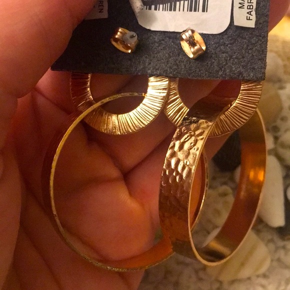 FREE PEOPLE GOLD HOOP EARRINGS - Picture 4 of 5